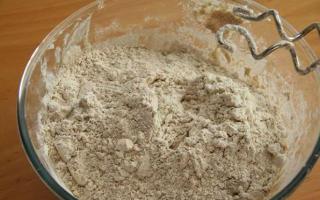 Ръжено брашно: пълнозърнесто брашно, тапетно ​​брашно, пълнозърнесто брашно